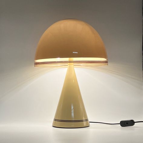 Listed on VNTG.com: Rare Table Lamp 'Baobab' by iGuzzini, 70s | #vntg #vintage Mushroom Lampshade, I Love Lamp, Vintage Lamp, Design Table, Lamp Table, Vintage Desk, Desk Light, Types Of Lighting, Modern Table Lamp