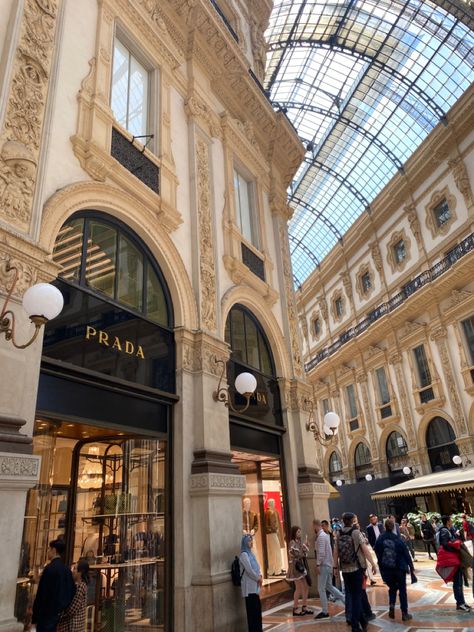 Aesthetic in Galleria Vittorio Emanuele II✨ Galleria Vittorio Emanuele Ii, Milan, Cafe, Quick Saves