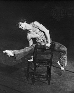 strength Mikhail Baryshnikov, George Balanchine, Male Dancer, Annie Leibovitz, Dance Movement, Shall We Dance, Poses References, Modern Dance, Dance Art