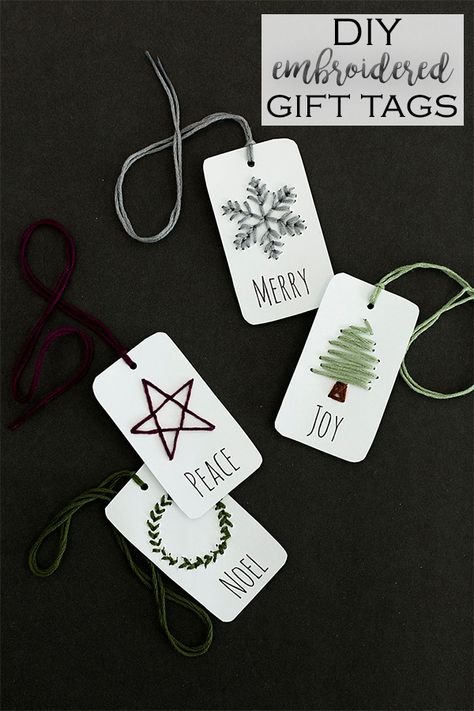 Homemade Christmas Gift Tags Diy Crafts, Christmas Name Tags Diy, Diy Gift Tags Ideas, Embroidered Gift Tags, Diy Christmas Gift Tags, Diy Gift Tags, Hand Embroidered Gifts, Christmas Gift Tags Diy, Christmas Name Tags