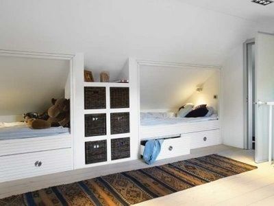 Bed under eaves with storage Attic Decor, Sleeping Nook, Attic Bedroom Designs, Bunk Beds Built In, Angled Ceilings, Built In Bed, Built In Bunks, Bunk Rooms, Attic Design