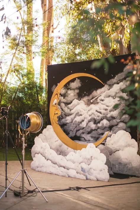 Paper Moon Photos, Vintage Moon Photo Booth, Wedding Moon Photobooth, Moon Wedding Alter, Paper Moon Wedding, Moon Cutout Backdrop, Full Moon Wedding Ceremony, Paper Moon Diy, Moon Photobooth