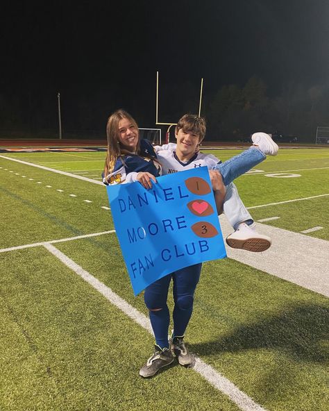 Funny Football Posters For Boyfriend, Boyfriend Soccer Poster, Senior Night Posters Boyfriend, Football Bf Poster Ideas, Posters For Bf Football Game, Boyfriend Sports Poster, Football Posters High School Ideas Bf, Football Girlfriend Signs, Basketball Signs For Boyfriend