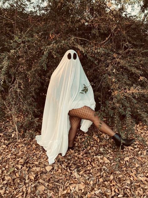 Hot Halloween Pictures, Halloween Women Photoshoot, Wax Play Photoshoot, Boo-doir Shoot, Outdoor Boidour Poses, Plus Size Halloween Photoshoot, Halloween Budoir Photography, Friday The 13th Photoshoot, Halloween Blood Bath Photoshoot