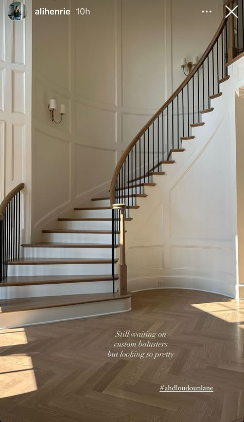 Townhouse London, Build Stairs, Grand Stairway, Stairs Foyer, Interior Collage, Stair Paneling, Chinoiserie Home, White Exterior Paint, Southern Colonial