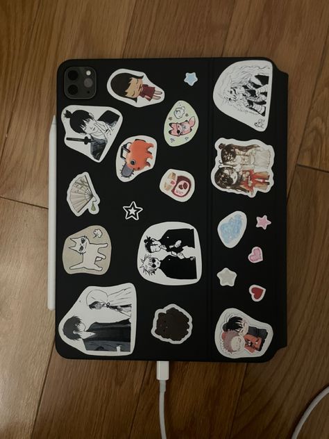 Black Ipad Case Aesthetic, Ipad Cases Aesthetic, Ipad Case Aesthetic, Black Ipad Case, Ipad Case Stickers, Clear Phone Case Design, Laptop Case Stickers, Diy Phone Case Design, Cute Ipad Cases