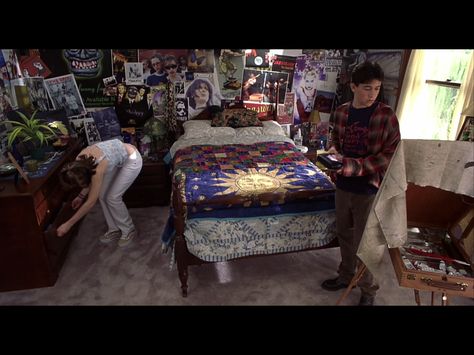 90s Bedrooms, Bedroom 90s, Movie Bedroom, 90s Room, 90s Bedroom, 10 Things I Hate About You, Grunge Room, Room Goals, Pretty Room