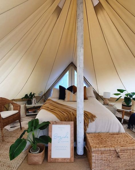 Bell Tent Interior, Glamping Decor, Bell Tent Glamping, Glamping Business, Bnb Ideas, Tent Decor, Tent Ideas, Bell Tents, Tent Living