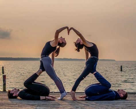 M+A | Acroyoga | Handstands on Instagram: “If you are reading this: We hope something good happens to you today. 🤍 Do you see a heart in this photo? If you do, drop a 💛 in the…” Four Person Stunts Easy, Group Yoga Poses Easy, Yoga 4 People, Yoga Poses With 4 People, Yoga For 4 People, 4 Person Acro Poses, 4 People Yoga Poses Easy, Yoga Poses For 5 People, 4 Person Poses Friends