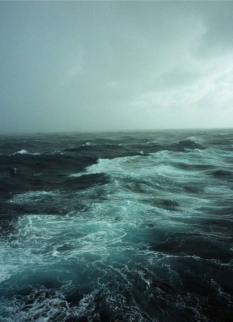 Stormy Sea, Home Beach, Crashing Waves, Alam Yang Indah, In The Ocean, Ocean Beach, Deep Sea, Ocean Waves, Color Photography