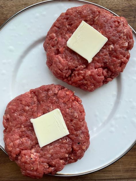 Pats of butter on beef patties. Homemade Burger Recipe, Ground Chuck, Butter Burgers, Homemade Burger, Best Burger Recipe, The Best Burgers, The Best Burger, Best Burgers, The Bun