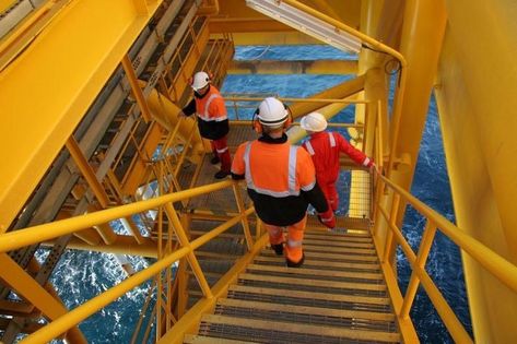 Oilfield Baby, Oilfield Man, Ship Photography, Oil Field Worker, Gas Work, Underwater Welding, Marine Engineer, Oil Rig Jobs, Water Well Drilling Rigs