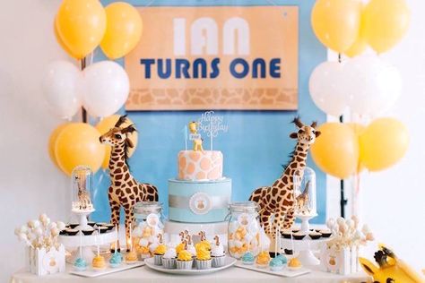 Giraffe Theme Birthday Party, 1st Birthday Safari Theme, Birthday Safari Theme, Jungle Birthday Party Ideas, Safari Jungle Birthday Party, Giraffe Birthday Party, Jungle Themed Birthday Party, 1st Birthday Safari, Giraffe Birthday Parties