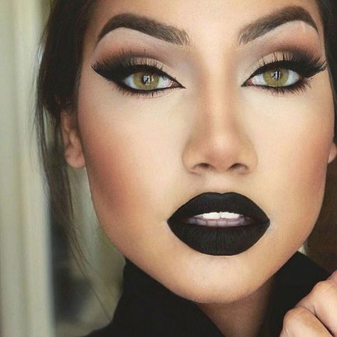 Plus, it makes people stand out too much. | 17 Pictures That Prove Black Lipstick Should Be Stopped Makeup Bibir, Maquillage On Fleek, Drag Make-up, Dark Lipstick, Black Lipstick, Smink Inspiration, Black Eyeshadow, Beauty Make-up, Makijaż Smokey Eye