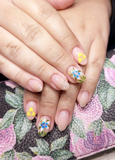 Inspired by Breath of the Wild. Artist - Vilmaris Nail Art #nailart #thelegendofzelda #breathofthewild Zelda Nails Art, Zelda Totk Nails, Legend Of Zelda Nails Designs, Zelda Acrylic Nails, Pikmin Nail Art, Breath Of The Wild Nails, Zelda Inspired Nails, Fairy Tail Nail Art, Zelda Nails Designs