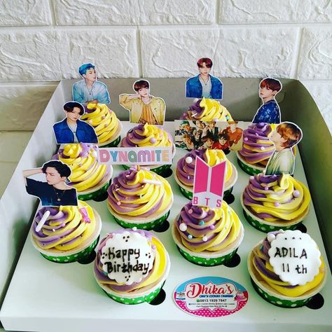 Bts Cupcakes, Bts Birthday Cake, Army Cupcakes, Bts Cakes, Pastel Cookies, Cop Cake, Buttercream Ideas, 21st Bday Cake, Bts Party