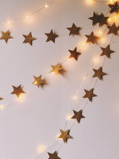 Hey, I found this really awesome Etsy listing at https://www.etsy.com/uk/listing/480745554/star-garland-christmas-decoration-star Temporary Decorating, Party Girlande, Bedroom Christmas, Hanging Stars, Star Paper, Childs Bedroom, Star Garland, Party Garland, Navidad Diy