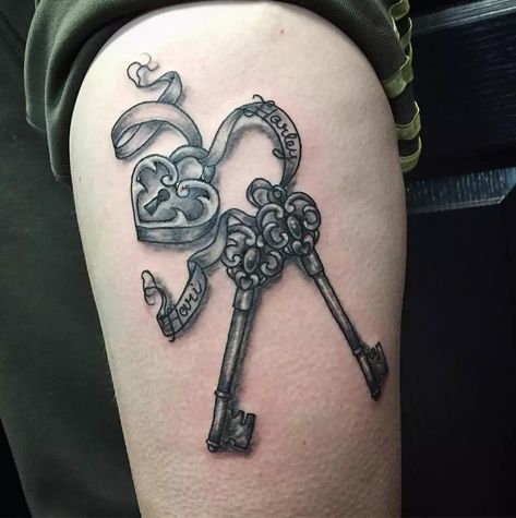 Key And Lock Tattoo, Heart Lock Tattoo, Lock And Key Tattoo, Key Drawing, Skeleton Key Tattoo, Key Tattoo Designs, Lock Tattoo, Key And Lock, Key Tattoos