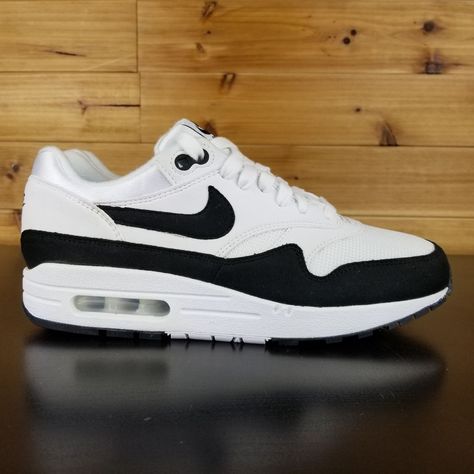 Nike Air Max Women Black, Womens Nike Air Max White And Black, Nike Sneakers For Women, Nike Air Max Outfit, Nike Air Max 90 White And Black, Air Max 1 Black, Air Max Outfit, Nike Air Max Dynamic Black Synthetic Shoes, Nike Air Max Black Breathable Synthetic Shoes