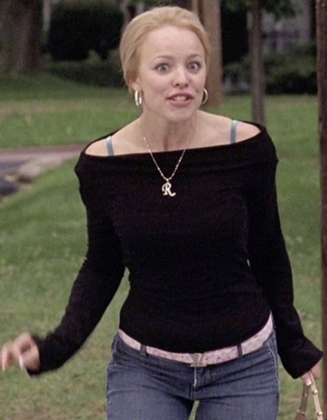 Regina George Black Top Outfit, Iconic Regina George Outfits, Regina George Aesthetic Outfit, Regina George Outfit Inspiration, Fashion Icon Outfits, Iconic Outfits From Movies, Movies Inspired Outfits, Bring It On Outfits, 2004 Outfits