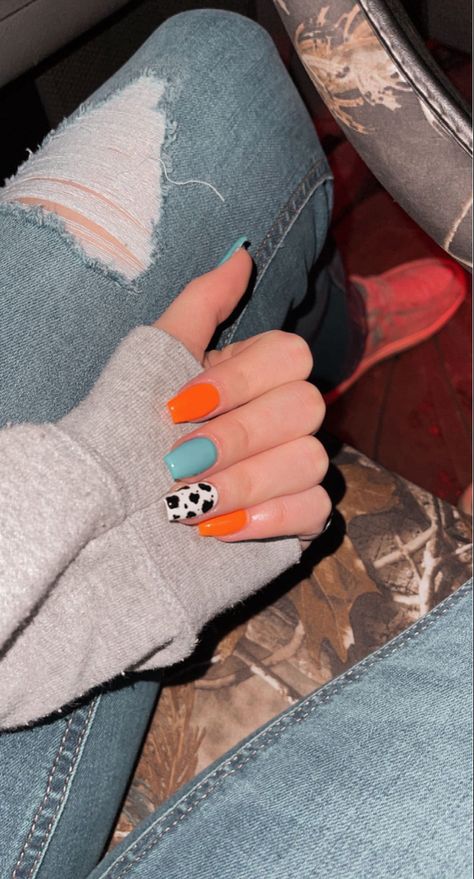 Cow Print Acrylic Nails, Country Nail Designs, Nails Western, Country Acrylic Nails, Rodeo Nails, Cowboy Nails, Teen Nails, Western Nails, Teal Nails