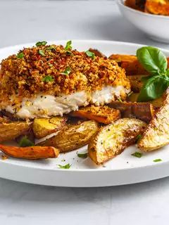 Oven-Baked Hake in Spicy Breadcrumbs | Foodaciously Baked Hake Recipes, Hake Fish, Hake Recipes, Spaghetti With Ground Beef, Grilled Fish Recipes, Fish Recipes Baked, Banana Dessert Recipes, Clam Recipes, Easy Chicken Dinner Recipes