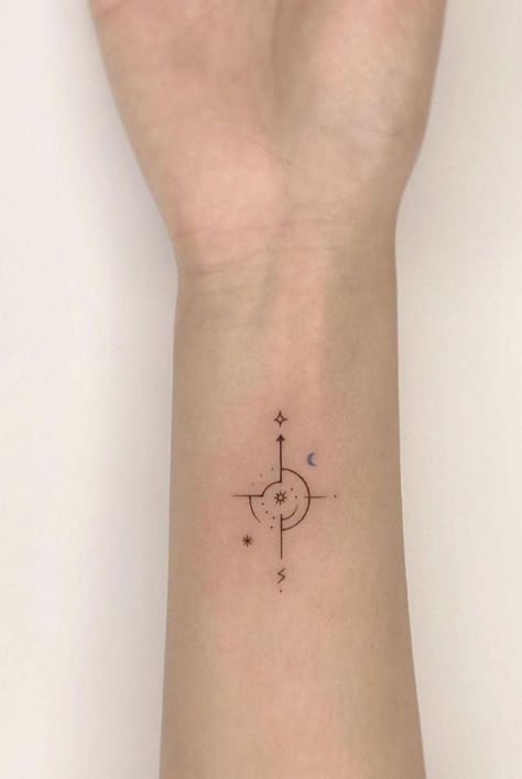 40 Popular Compass Tattoos & Meaning [2023] Tattoo Ideas Compass Unique, Tiny Compass Tattoos For Women, Minimal Compass Tattoo, Compass Tattoo Minimalist, Feminine Compass Tattoo, Compass Tattoo Meaning, Small Compass Tattoo, Simple Compass Tattoo, Compass Tattoos