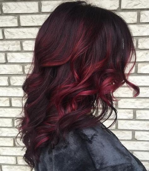 Hair Color Red Highlights, Pelo Color Borgoña, Lavender Hair Ombre, Red Highlights In Brown Hair, Painted Highlights, Dark Red Hair Color, Highlight Ideas, Red Ombre Hair, Purple Ombre Hair