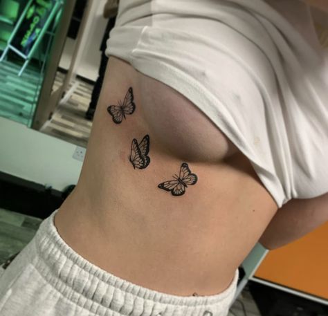 Tatoos Woman Ideas, Female Tats, Tattoo Papillon, Girls Tattoos, Rib Tattoos For Women, Basic Tattoos, Stylish Tattoo, Woman Tattoo, Red Ink Tattoos