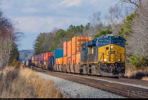 RailPictures.Net Photo: CSXT 3214 CSX Transportation (CSXT) GE ES44AH at Guinea, Virginia by Joe Garnett Babysitting Kit, Go Transit, Csx Transportation, Freight Transport, Csx Trains, Vintage Trains, High Iron, Railroad Photos, Virginia Usa