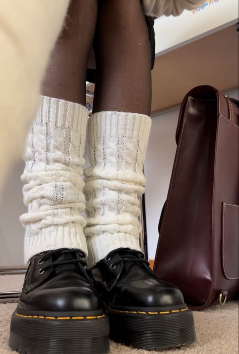 doc martins, leg warmers, leg warmer aesthetic, study, rory gilmore, gilmore girls, book aesthetic, gossip girl, studytok Doc Martens Leg Warmers, Leg Warmers Doc Martens, Legwarmers Aesthetic, Leg Warmers Aesthetic, Legwarmers Outfit, Crochet Legwarmers, Leg Warmers Outfit, Fall Fits, Swag Shoes