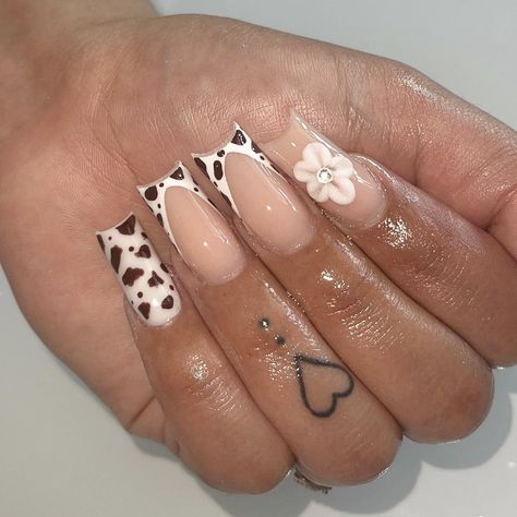 Cow Print Nails, Western Nails, Cow Nails, Girly Acrylic Nails, Print Nails, Short Acrylic Nails Designs, At Home Workout Plan, Pink Acrylic Nails, Cute Nail Designs