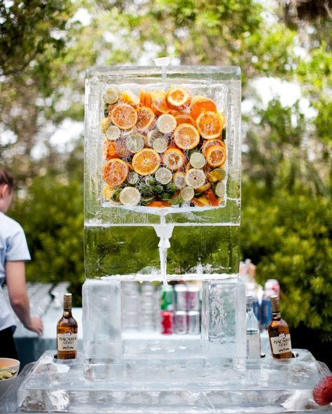 Casual Wedding Ideas, Old School Wedding, Ice Sculpture Wedding, Drinks Dispenser, Ice Luge, Frozen Decorations, Reception Bar, Ice Carving, Ice Bar