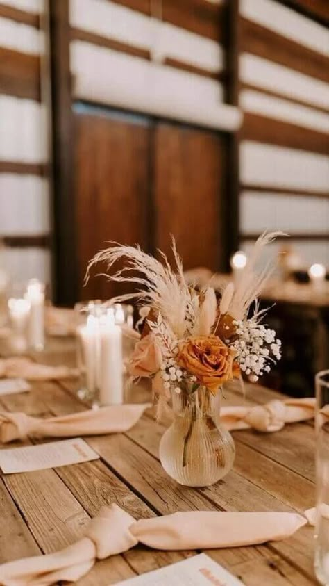 Rustic Fall Wedding Ideas, Boho Wedding Centerpieces, Wedding Ideas On A Budget, Rustic Fall Wedding, Fall Wedding Ideas, Neutral Wedding, Western Wedding, October Wedding, Wedding Cake Designs