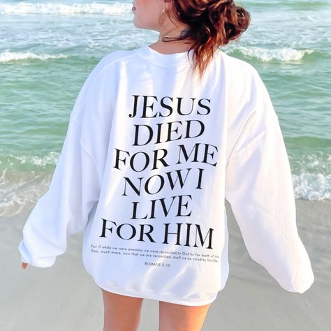 Christian Woman Fashion, Cute Shirts Aesthetic, Christian Outfits For Women, Christian Fits, Christian Girl Outfits, Jesus Hoodies, Christmas Fashion Outfits, Christian Clothes, Jesus Clothes