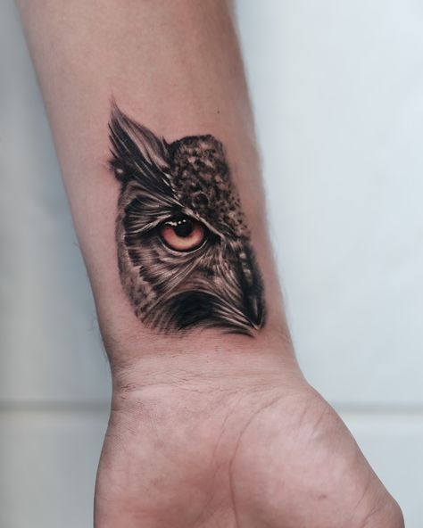 Owl 🦉 . . . . #aytugtattoo #armtattoo #dövmeler Owl Wrist Tattoo, Wrist Tattoo, Wrist Tattoos, Tattoos, Quick Saves