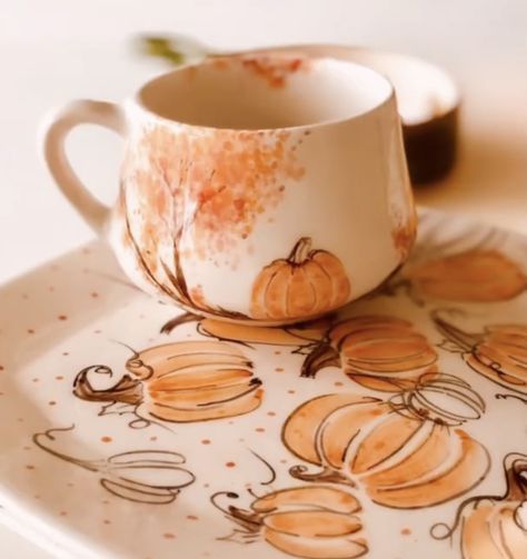 Halloween Mug Painting Ideas, Pottery Painting Ideas Fall, Autumn Ceramics, Painting Mugs, Paint Your Own Pottery, Hand Painted Mugs, Painted Mugs, Pumpkin Season, Pumpkin Seasoning