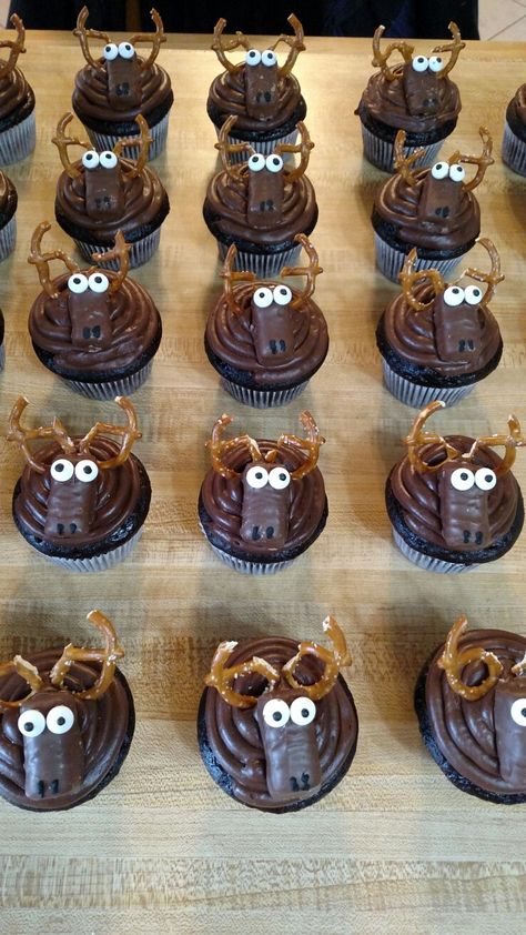 Moose Cupcakes, Moose Cupcakes Ideas, Canada Day Cupcakes, Moose Cake Ideas, Moose Baby Shower Ideas, Moose Birthday Party, Gnome Cupcakes Ideas, Canada Cupcakes, Moose Themed Birthday Party