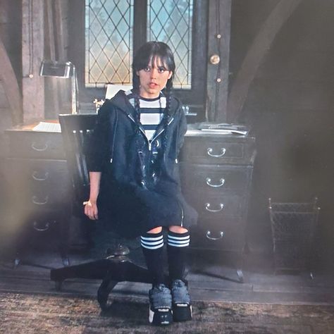 Wednesday Addams Fashion Aesthetic, Wednesday Addams Lookbook, Addams Family Inspired Outfits, Wanda Addams, Wednesday Addams Outfit Aesthetic, Wensday Outfit, Wednesday Fits, Wednesday Addams Outfit Inspiration, Wednesday Addams Inspired Outfit