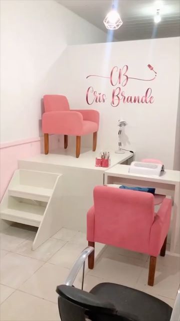 Mani Pedi Station Ideas, Nails Studio Ideas Salons, Beauty Shop Decor, Pink Office Decor, Nail Room Ideas, Tech Room, Nail Salon Interior Design, Nail Salon Interior, Spa Room Decor