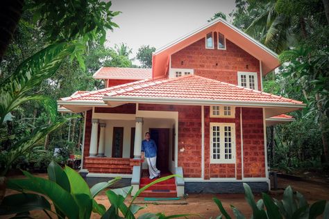 FLYLIGHTS CREATIVE MEDIA
parappanangadi, Malappuram
Kerala

Contact:rameshkkpgdi@gmail.com Kokan House, Laterite Stone, Kerala Village, Kerala Traditional House, Fire Stove, Small House Exteriors, Stove Kitchen, House Window Design, Tile Roof