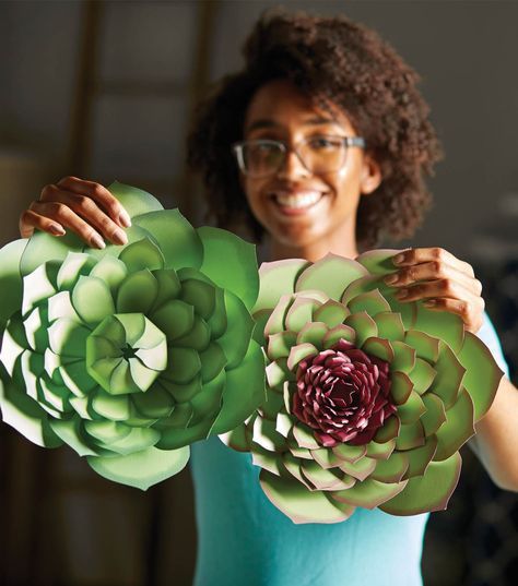 Make Paper Crafted Succulents Paper Succulents, Flower Backdrop Wedding, Paper Plants, Large Paper Flowers, How To Make Paper Flowers, Paper Flower Backdrop, Tissue Paper Flowers, Giant Paper Flowers, Giant Flowers