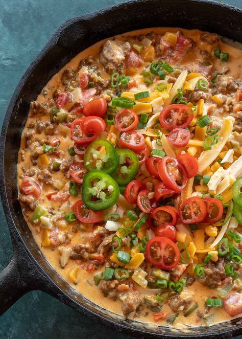 Chorizo Queso Skillet Chorizo Recipes Dinner, Chorizo Queso, Chorizo Recipes, Keto Recipes Dinner, Low Carb Keto Recipes, Keto Snacks, Meal Ideas, Side Dish Recipes, Appetizer Snacks