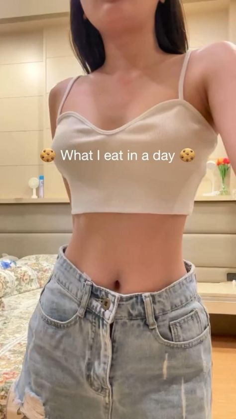 What she eats in a day to maintain her body STARTNOWFT Ways To Loose Weight, Weight Watchers Diet, Burn Fat Faster, Lose 50 Pounds, Healthy Weight, Healthy Lifestyle, Diet, Lifestyle