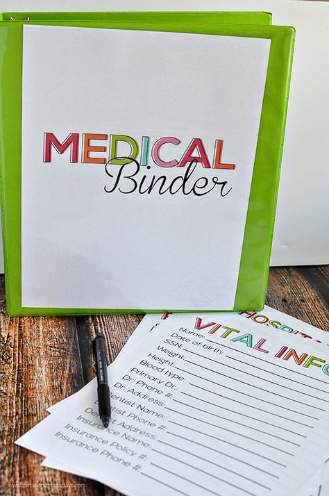 Super helpful Medical Binder with over 10  free printables to add to your family binder or to create a new binder.  | Thirty Handmade Days Medical Binder Printables, Binder Ideas, Medical Binder, Organizing Life, Emergency Binder, Family Binder, Household Binder, Binder Printables, Home Binder