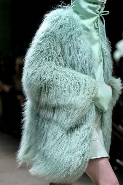 Mint Moodboard, Palette Estate, Mint Aesthetic, Mint Fashion, Mint Green Aesthetic, 2020 Trends, Mint Color, Runway Show, Fall 2018