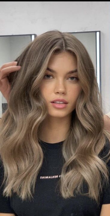 Mousy Hair Color, Hair Color Ideas Fair Skin, Hair Colour For Fair Skin, Hair Color Ideas For Fair Skin, Ash Brown Hair Color Ideas, Babylights Hair, Hair Colour For Green Eyes, Hair Color For Fair Skin, White Skin Tone