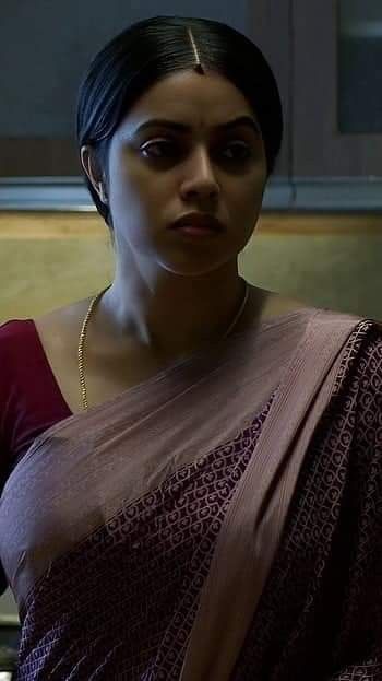 Shamna Kasim Shamna Kasim, Gal Gardot, Beauty Pics, Actress Without Makeup, Saree Models, Funny Jokes For Adults, Indian Actress Hot Pics, Soft Silk Sarees, Desi Beauty