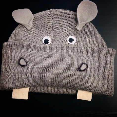 DIY Hippopotamus beanies for the Christmas program: I want a hippopotamus for Christmas! Hippo Costume, Hippo Crafts, Christmas Concert Ideas, Animal Costumes For Kids, Lion King Jr, Hippopotamus For Christmas, Christmas Program, Book Week Costume, Christmas Concert