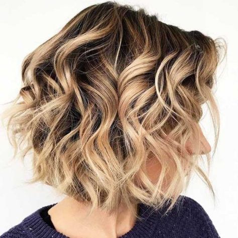 Sunny Beach Waves For Short Hair In 2019: Simple Tricks And Tutorials To Wave Your Little Locks ★ Messy Waves Short Hair, Beachy Waves Short Hair, Wave Bob Hairstyles, Short Beach Hair, Beach Waves For Short Hair, Short Hair Waves, Hair Pics, Perfect Hair Color, Curled Hair